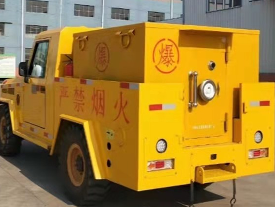 平利凯龙爆破器材运输车：保障爆破任务的安全运行